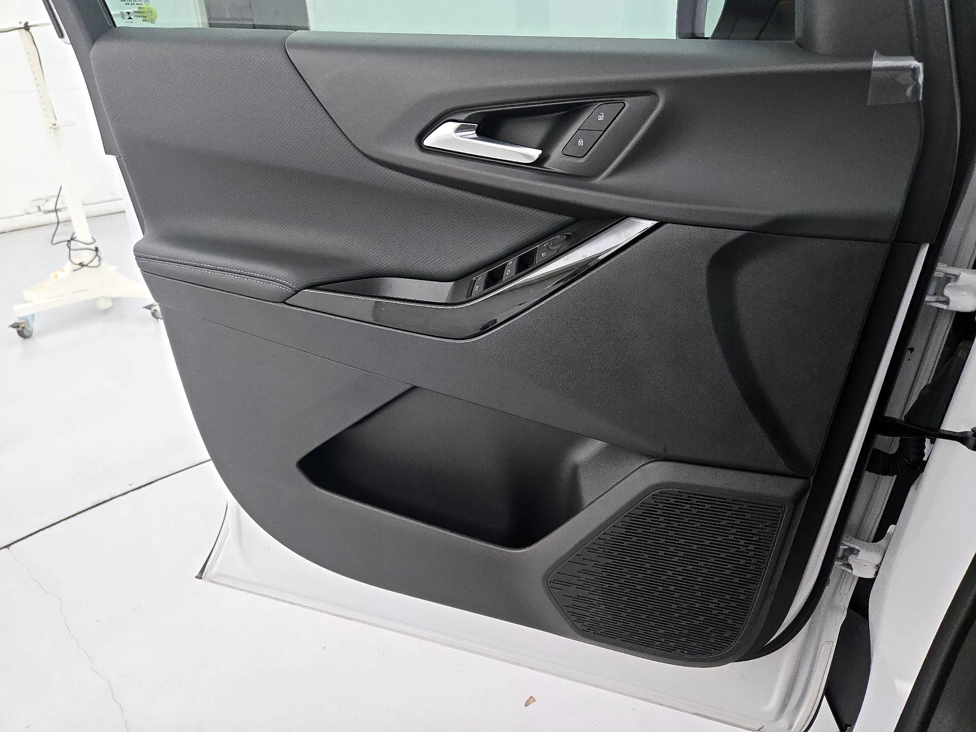 Thumbnail: 2025 Chevrolet Equinox - 12