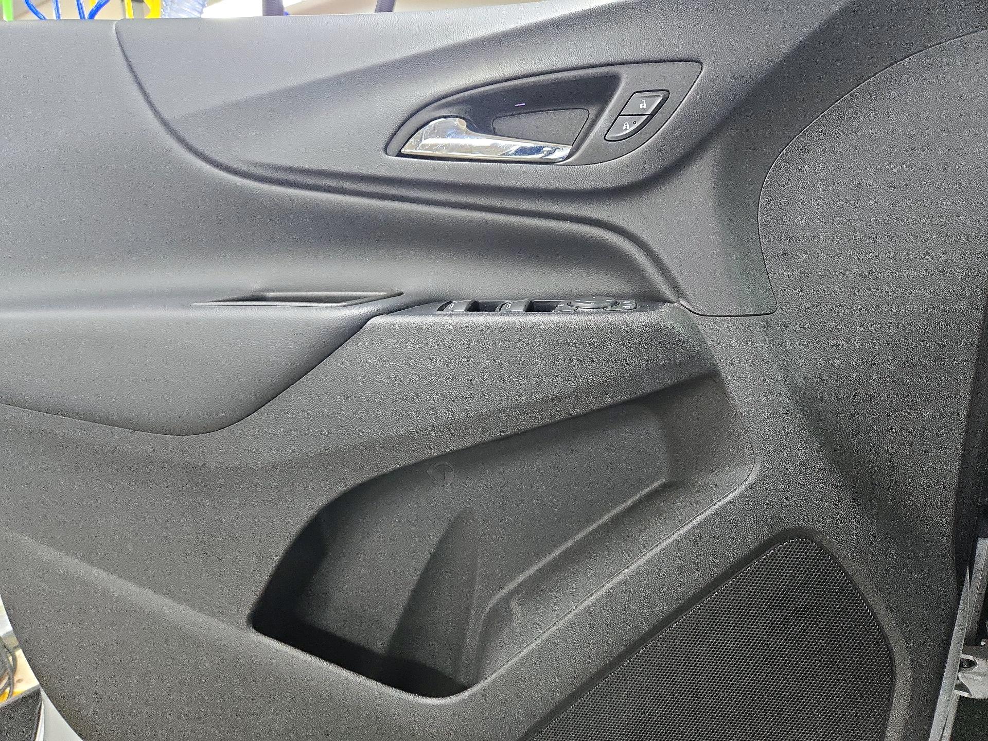 Thumbnail: 2018 Chevrolet Equinox - 12