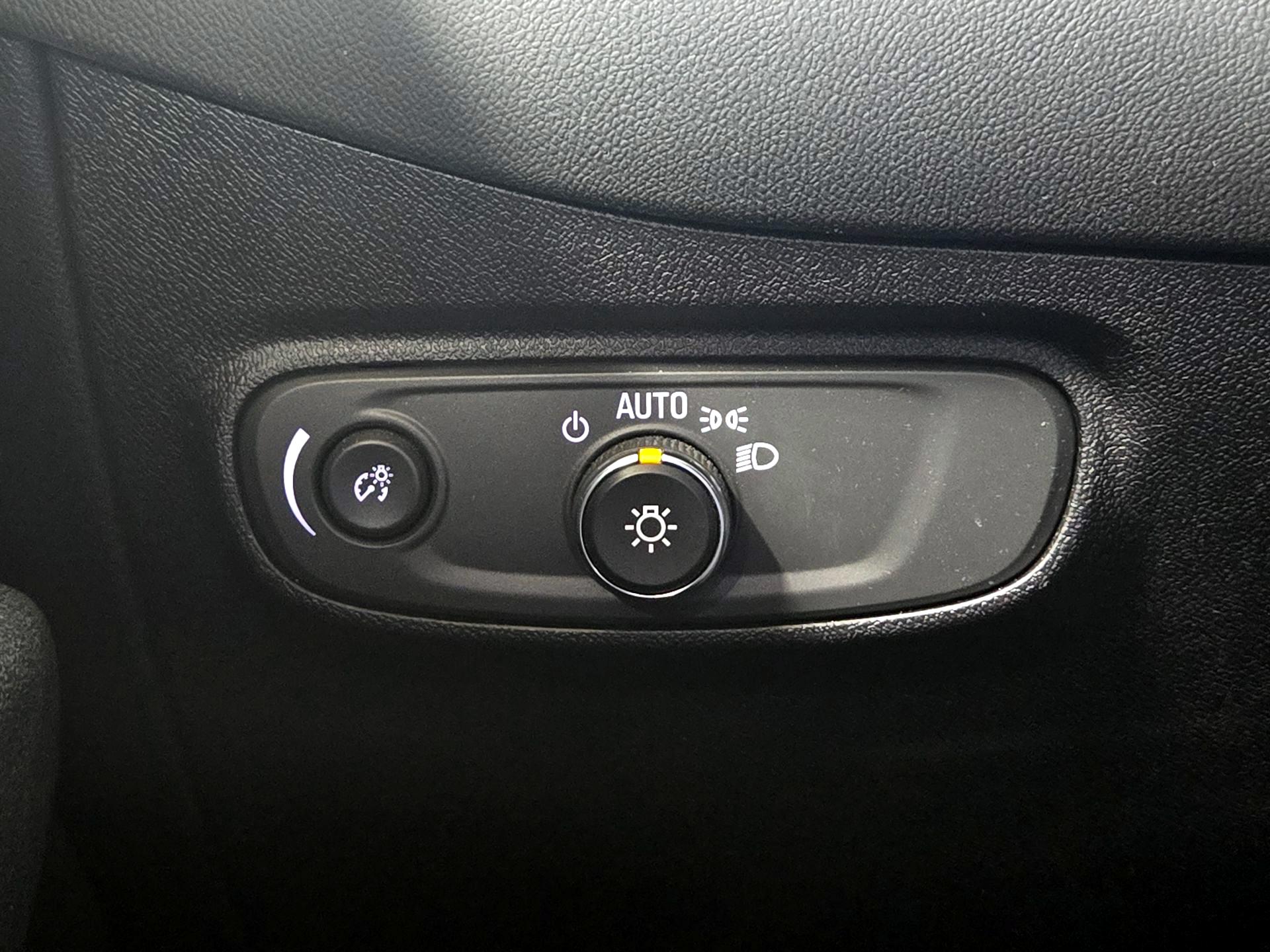 Thumbnail: 2018 Chevrolet Equinox - 13