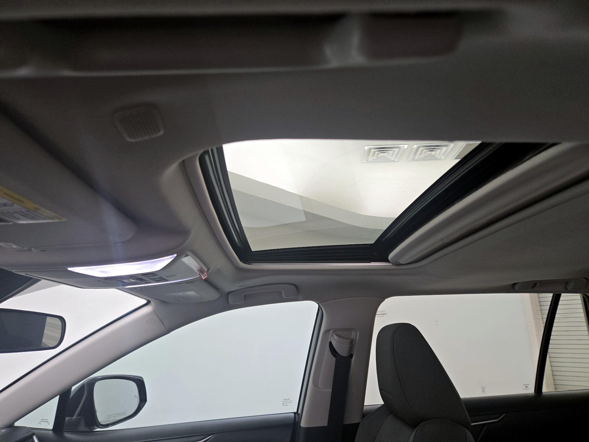 Thumbnail: 2023 Toyota RAV4 - 19