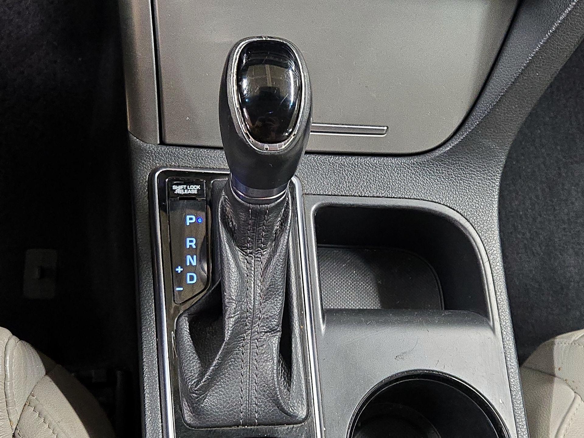 Thumbnail: 2016 Hyundai Sonata - 17
