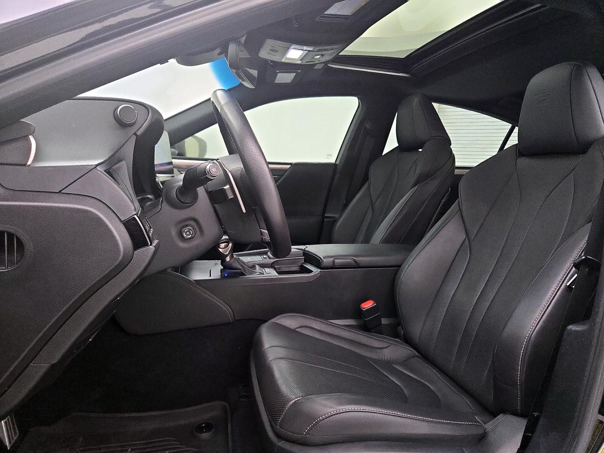 Thumbnail: 2022 Lexus ES - 11