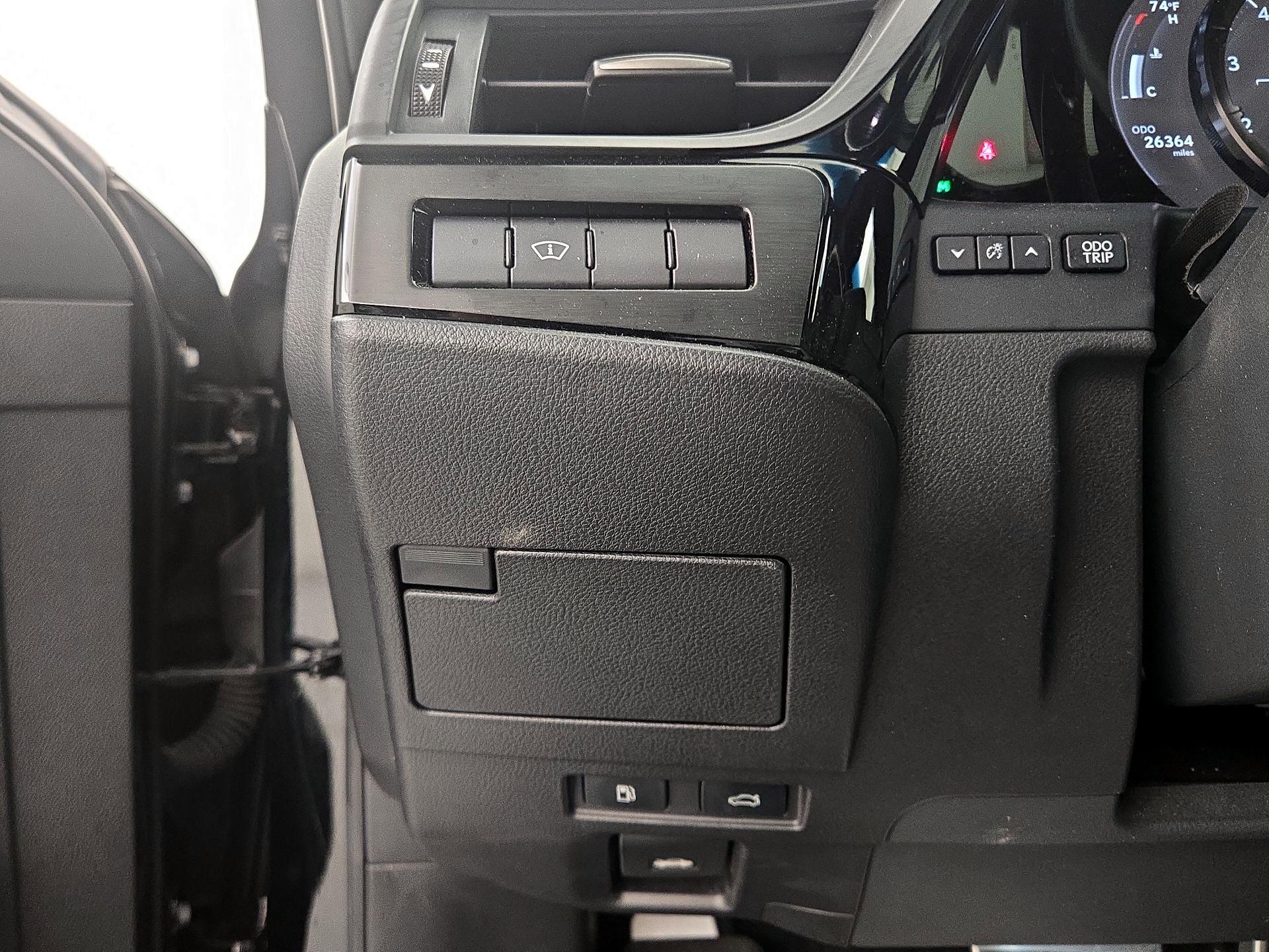 Thumbnail: 2022 Lexus ES - 13