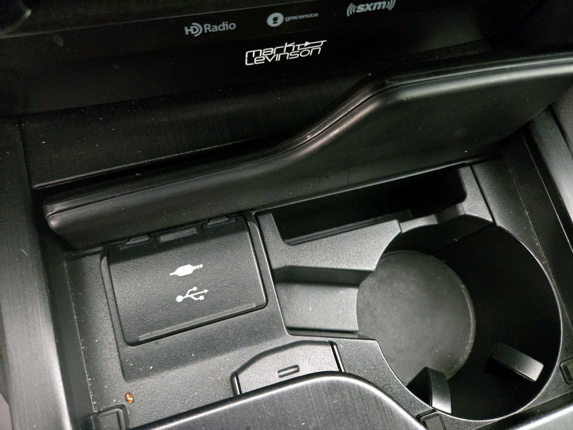 Thumbnail: 2022 Lexus ES - 19