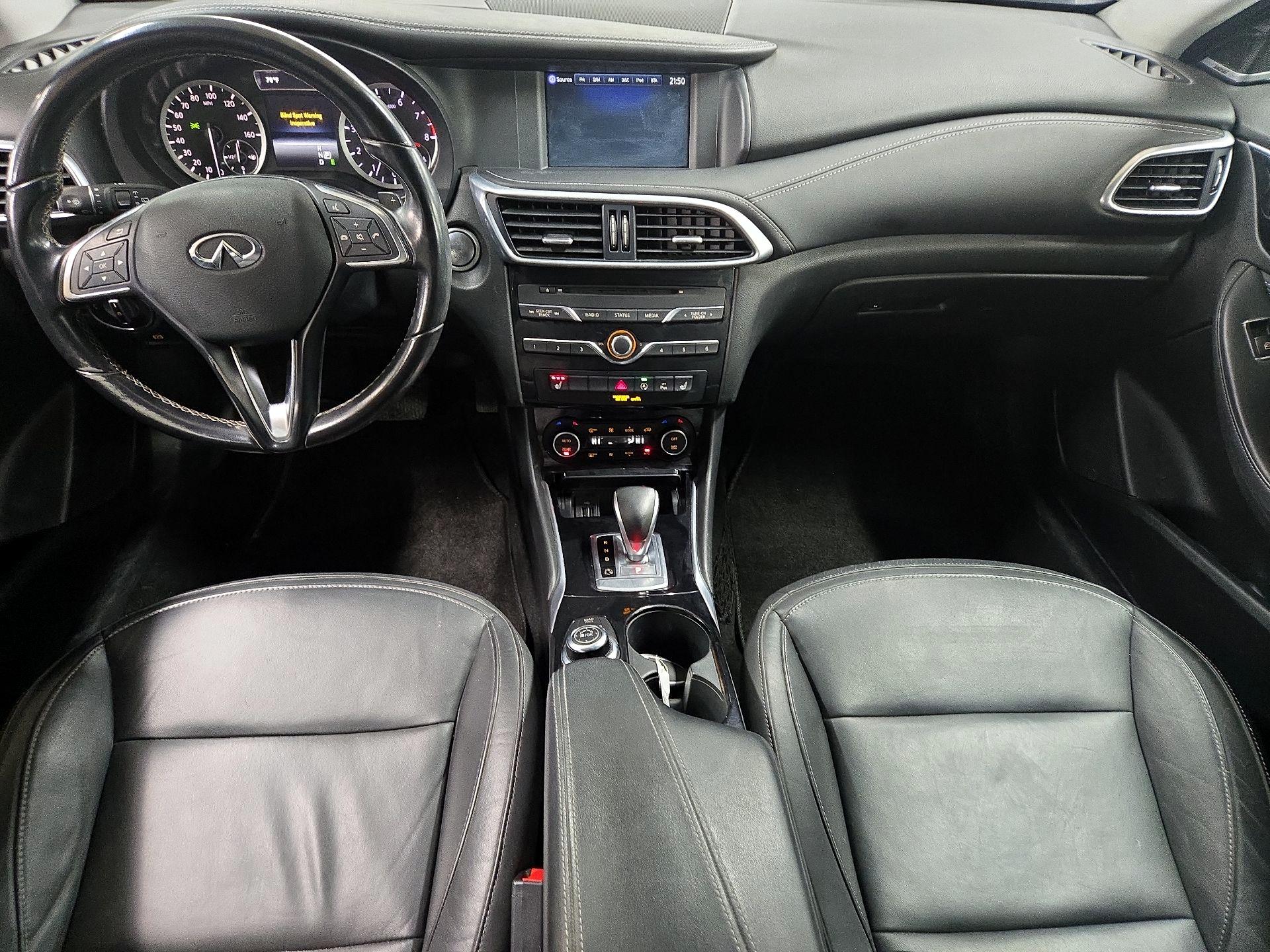 Thumbnail: 2017 INFINITI QX30 - 9