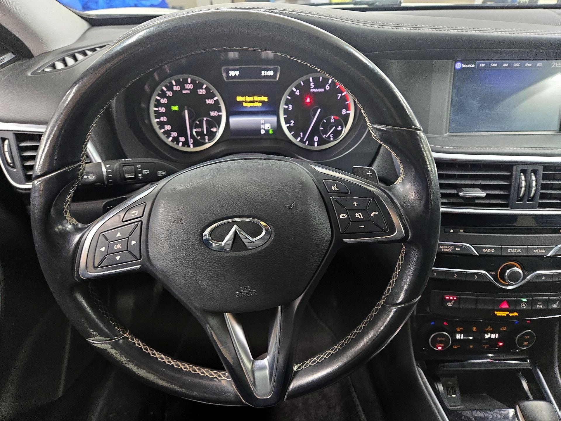 Thumbnail: 2017 INFINITI QX30 - 10