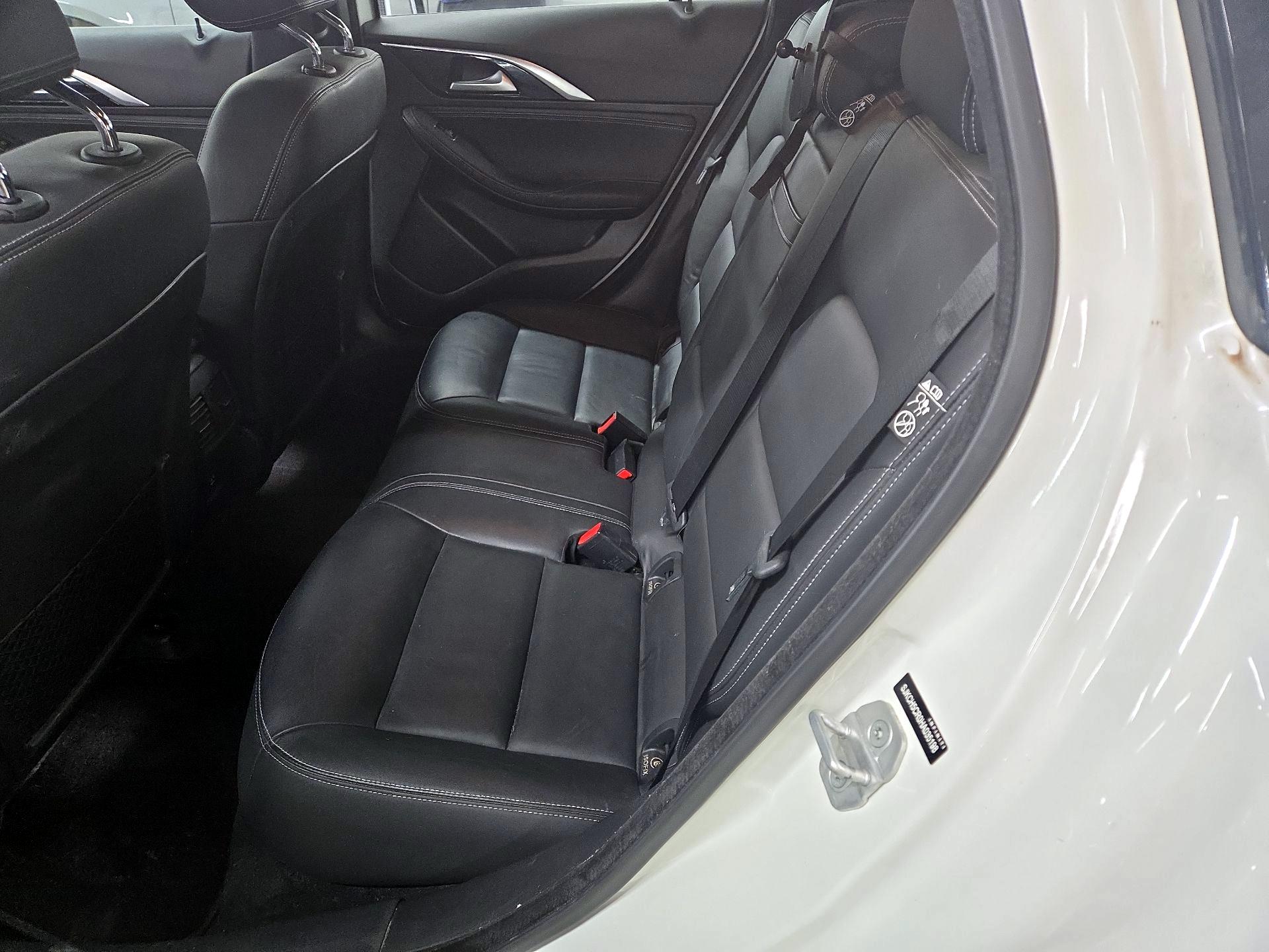 Thumbnail: 2017 INFINITI QX30 - 18