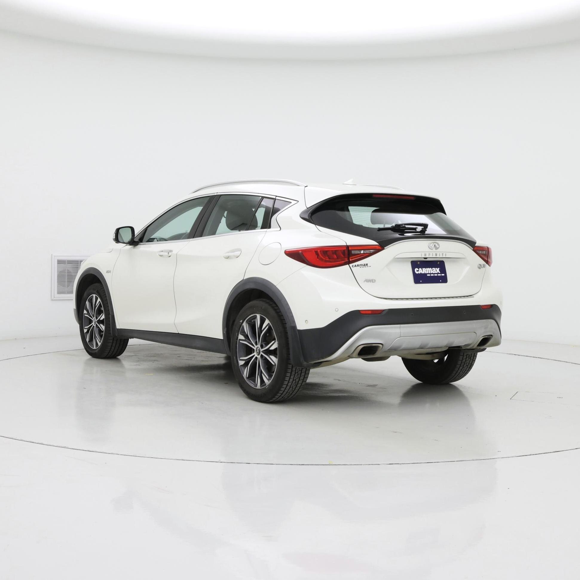 Thumbnail: 2017 INFINITI QX30 - 2