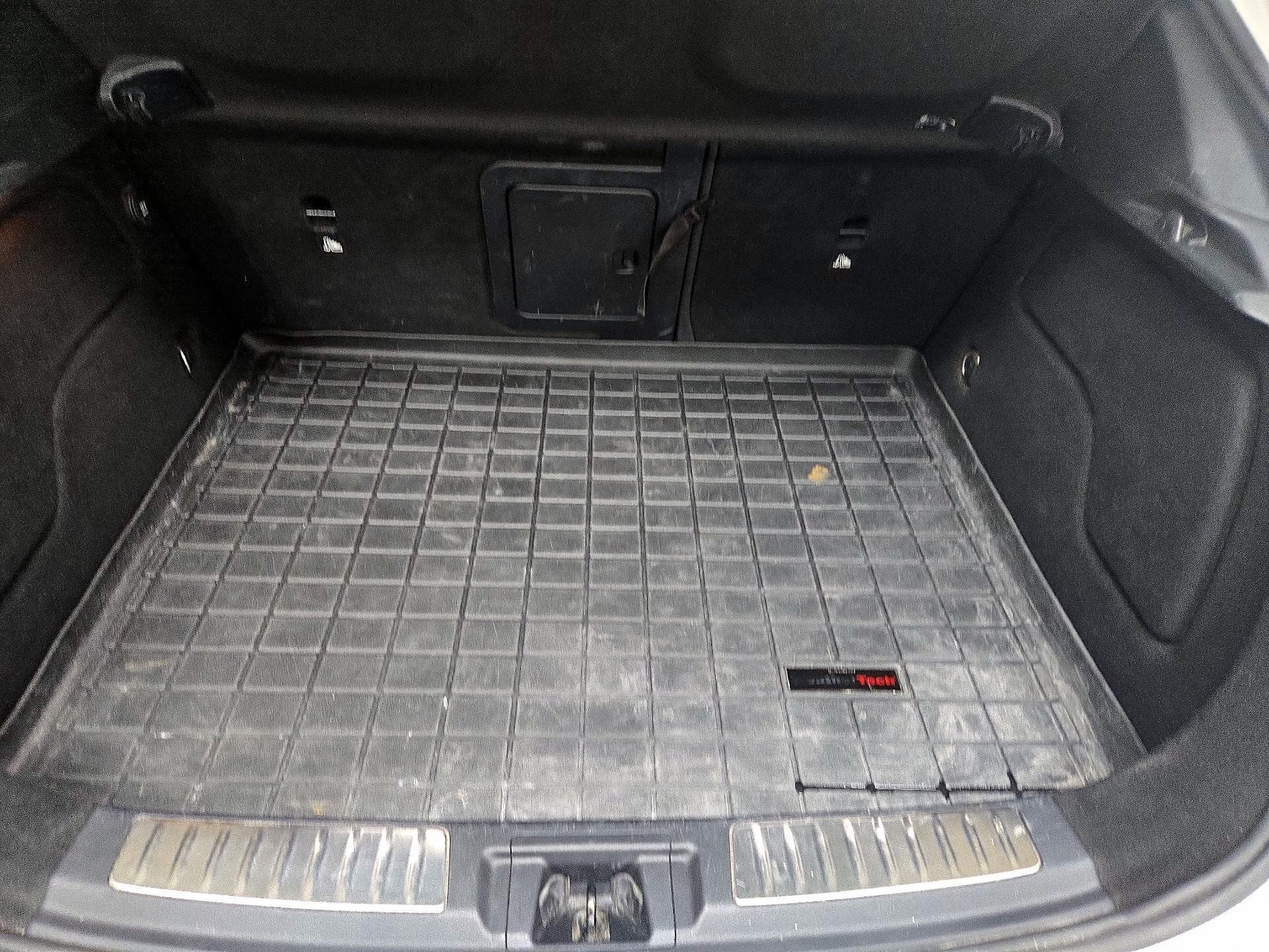 Thumbnail: 2017 INFINITI QX30 - 19