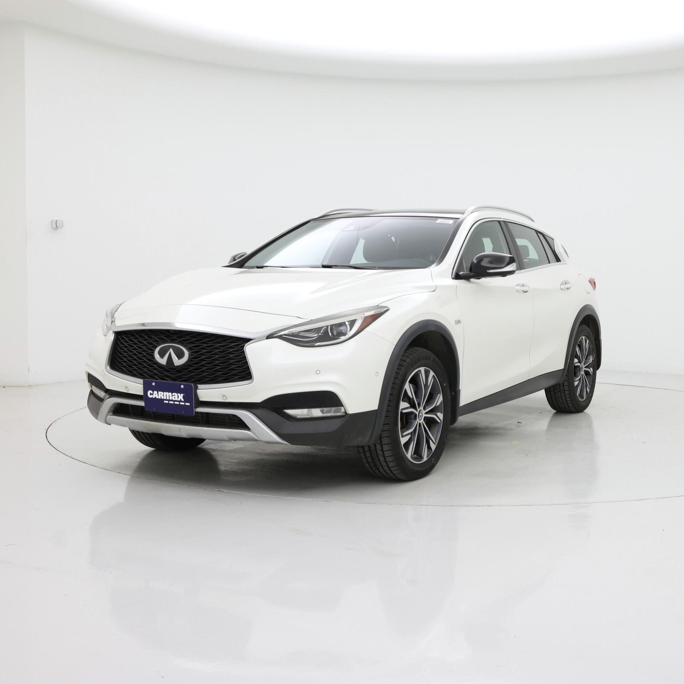 Thumbnail: 2017 INFINITI QX30 - 4