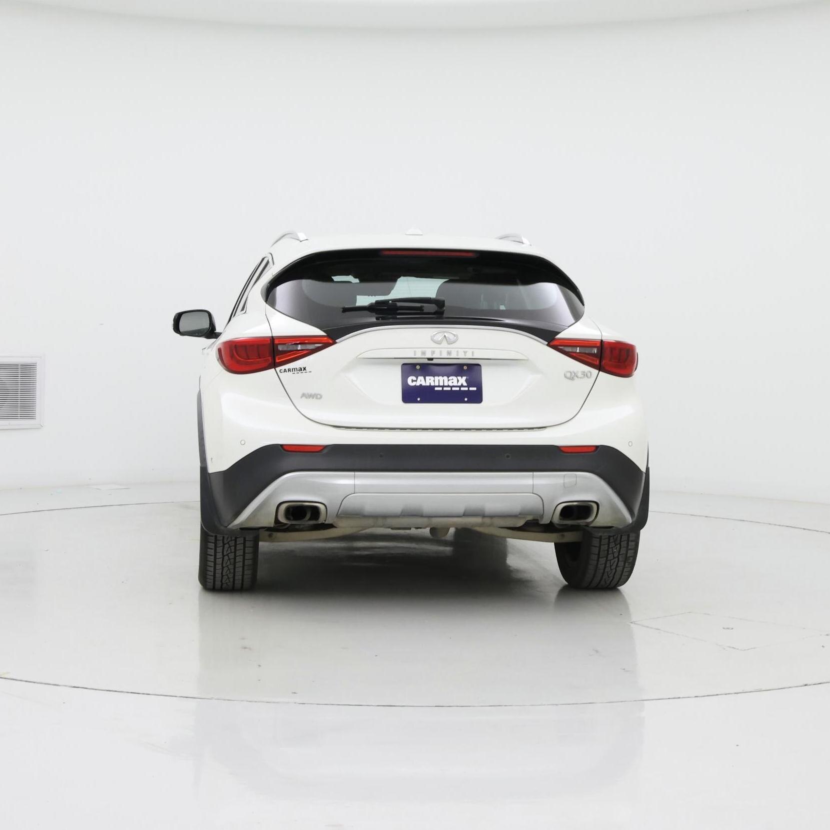 Thumbnail: 2017 INFINITI QX30 - 6