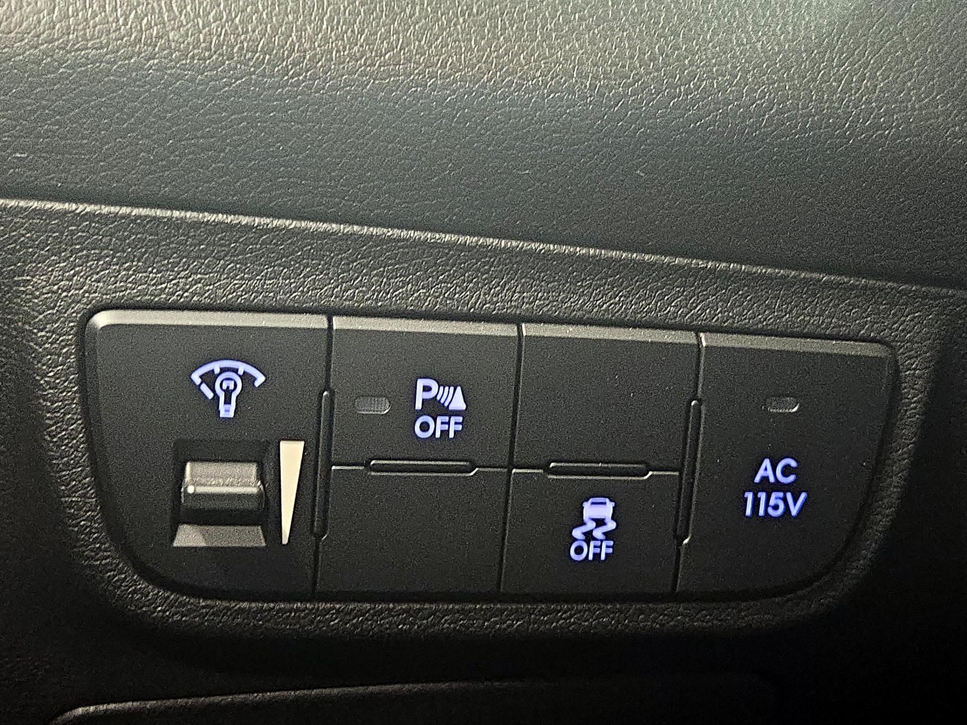 Thumbnail: 2014 Hyundai Veloster - 13