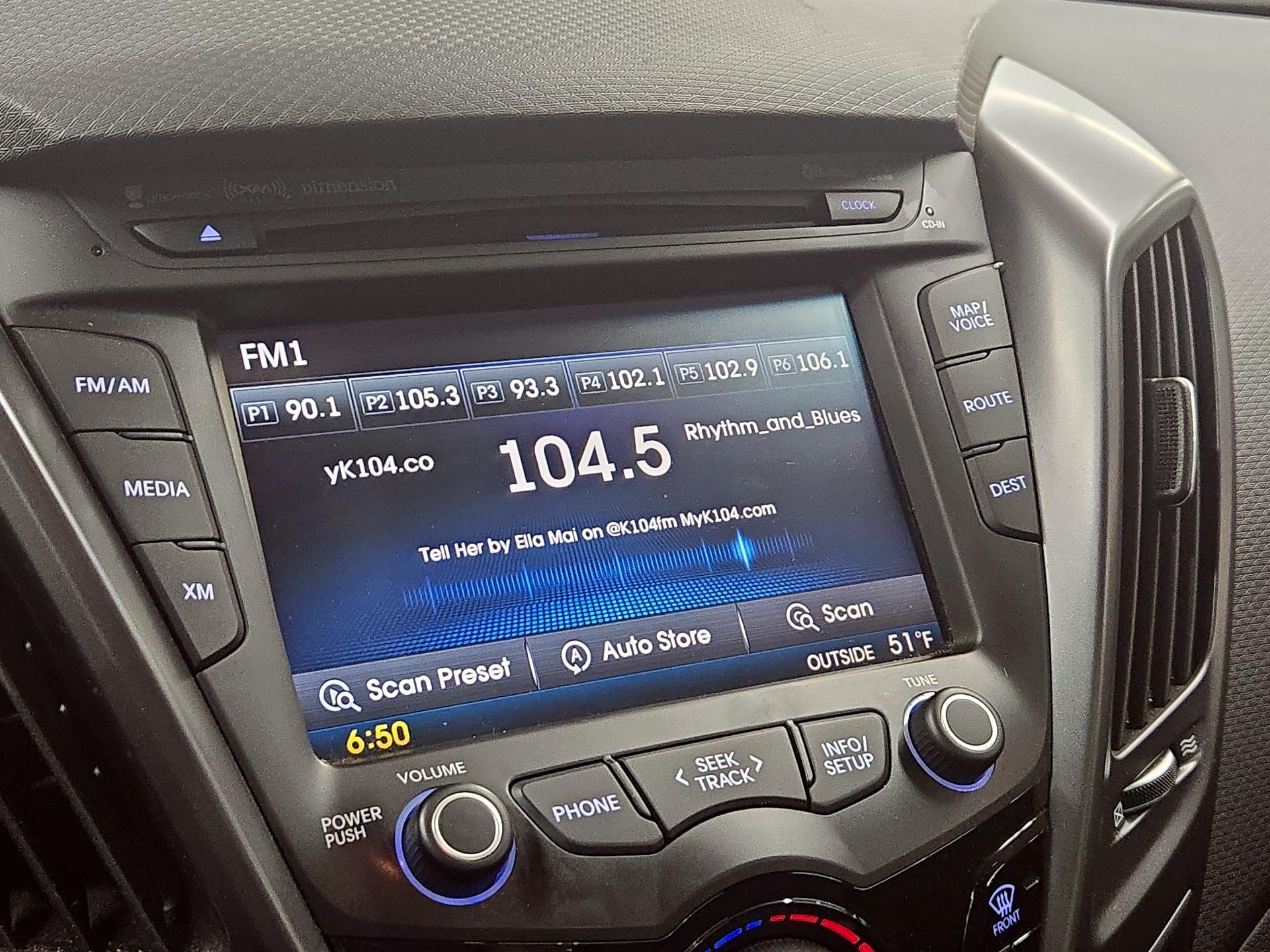 Thumbnail: 2014 Hyundai Veloster - 16