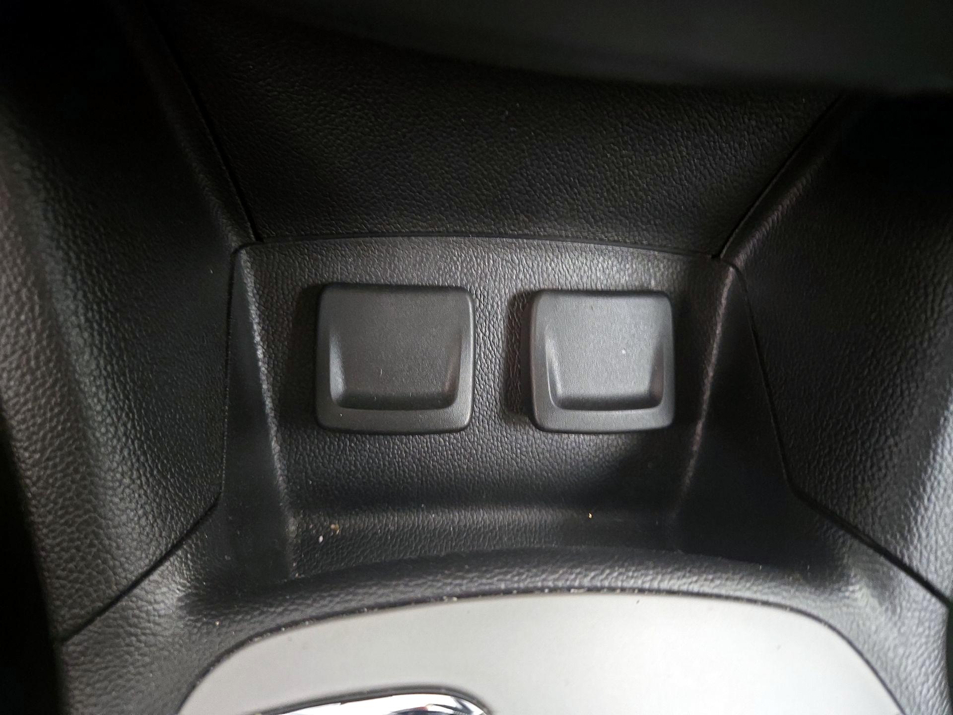 Thumbnail: 2016 Chevrolet Cruze - 18