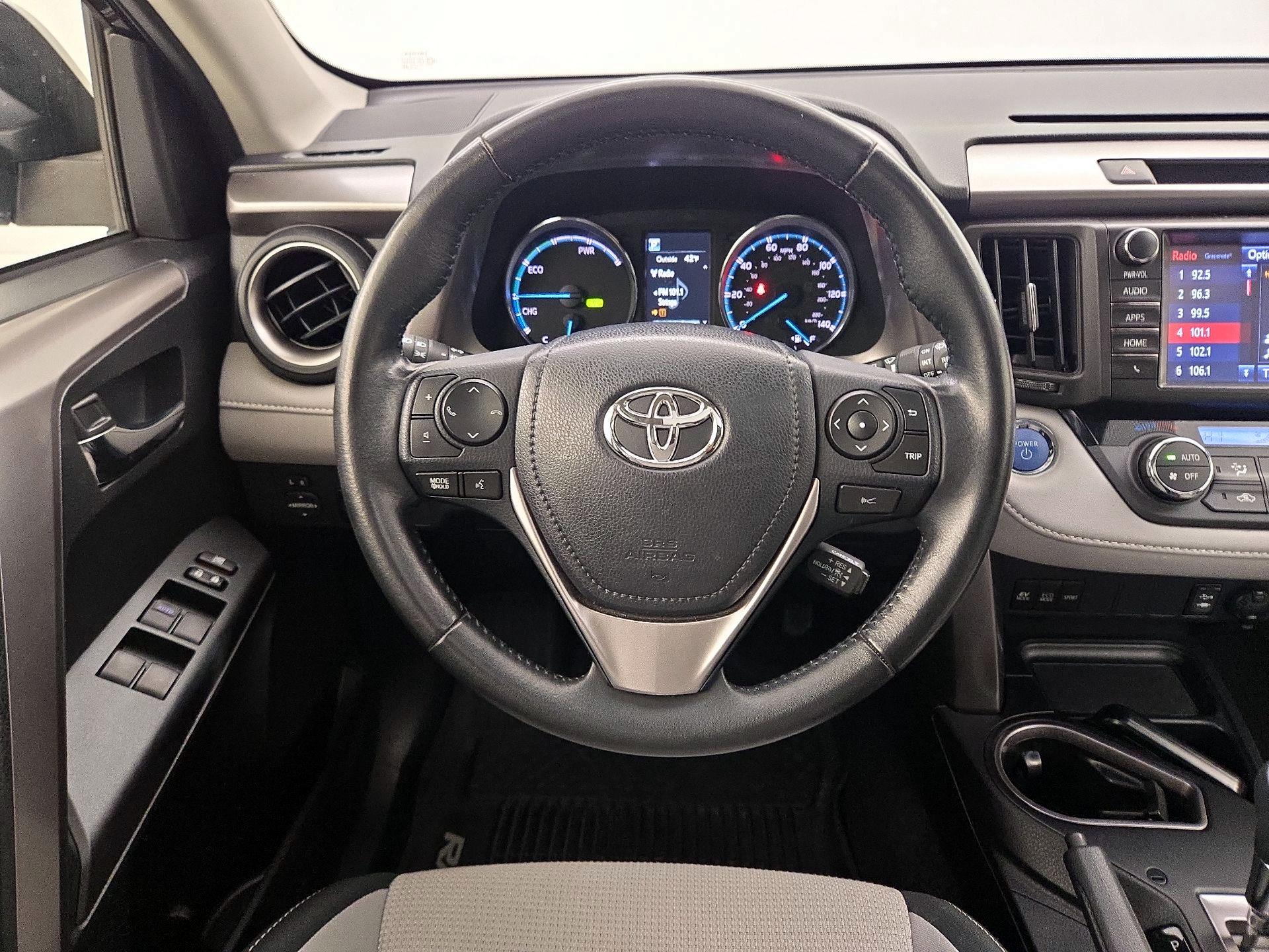 Thumbnail: 2017 Toyota RAV4 - 10