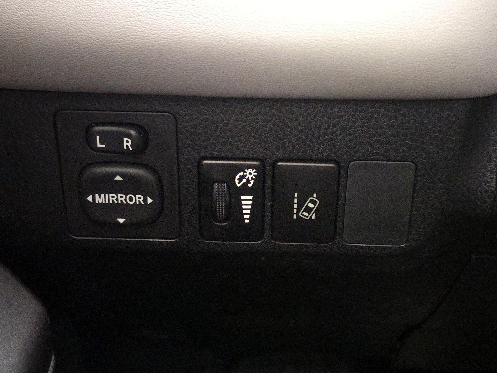 Thumbnail: 2017 Toyota RAV4 - 13