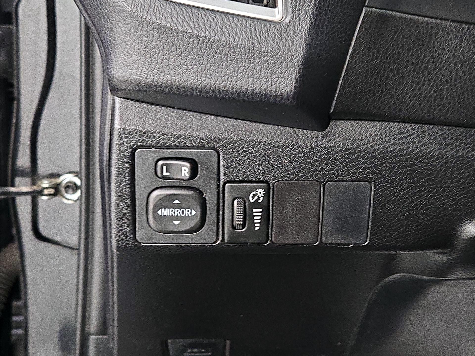 Thumbnail: 2015 Toyota Corolla - 13