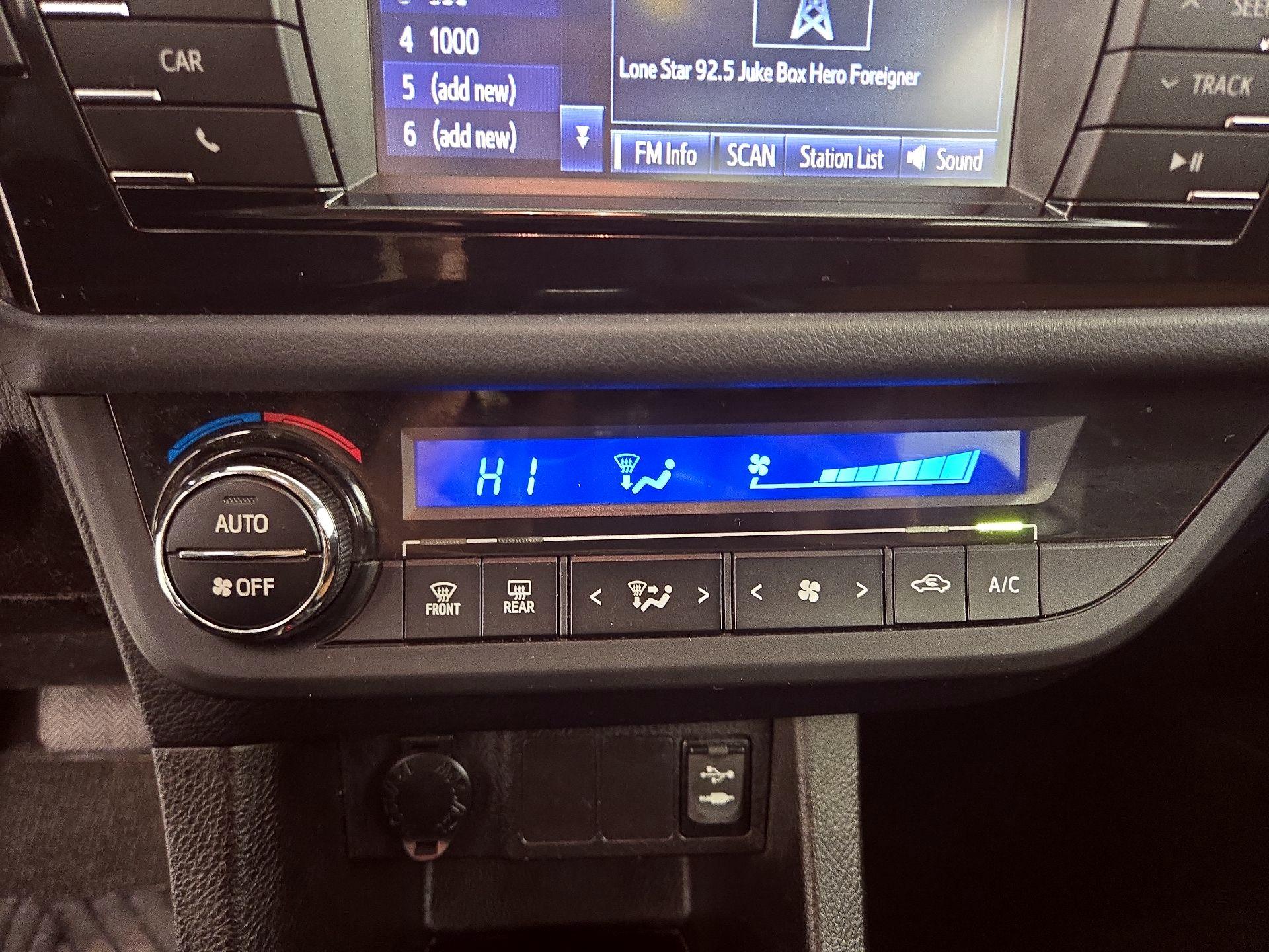 Thumbnail: 2015 Toyota Corolla - 16