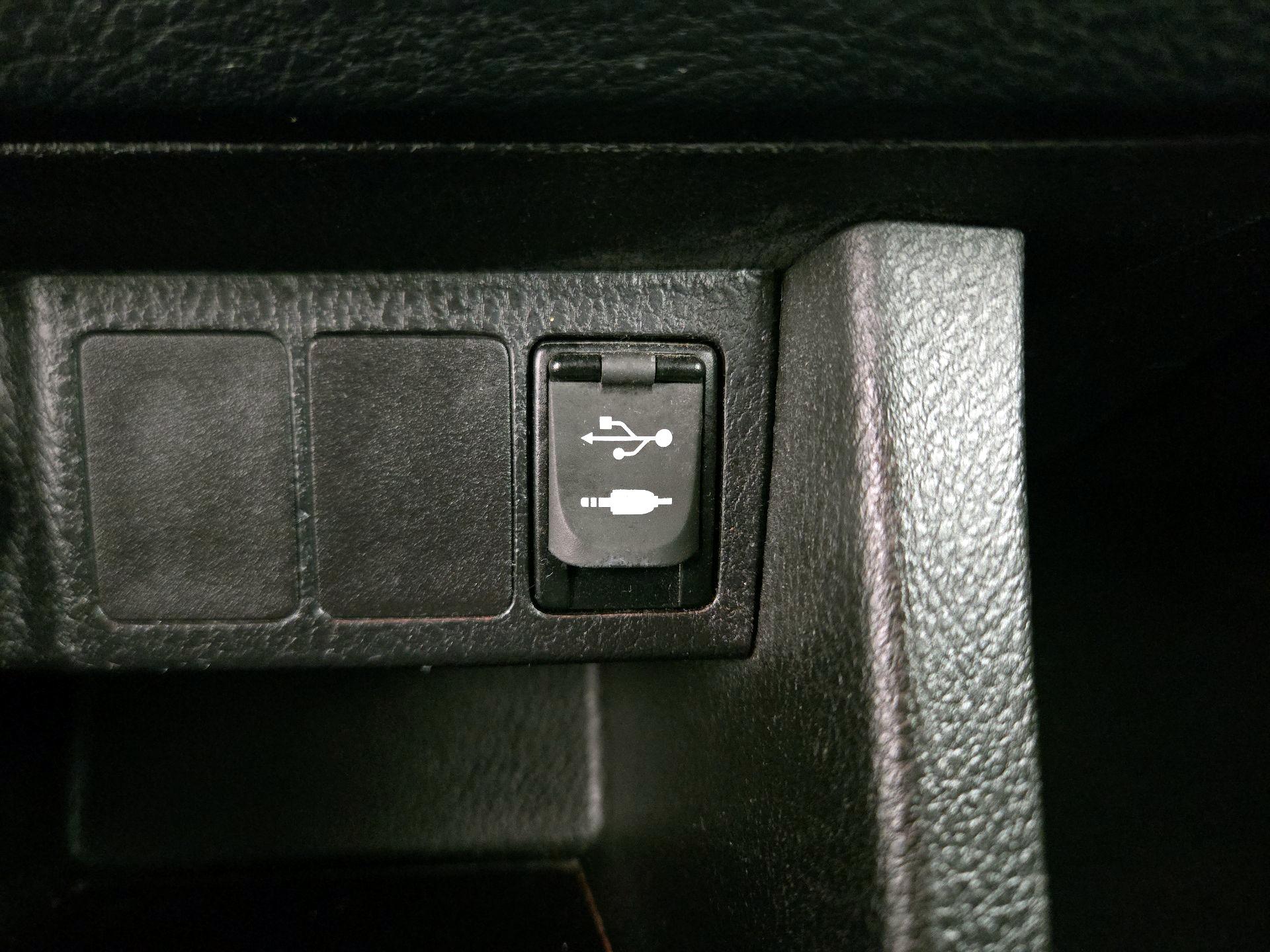 Thumbnail: 2015 Toyota Corolla - 18