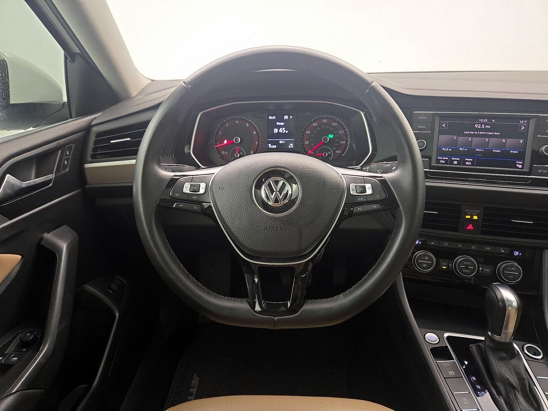 Thumbnail: 2019 Volkswagen Jetta - 10