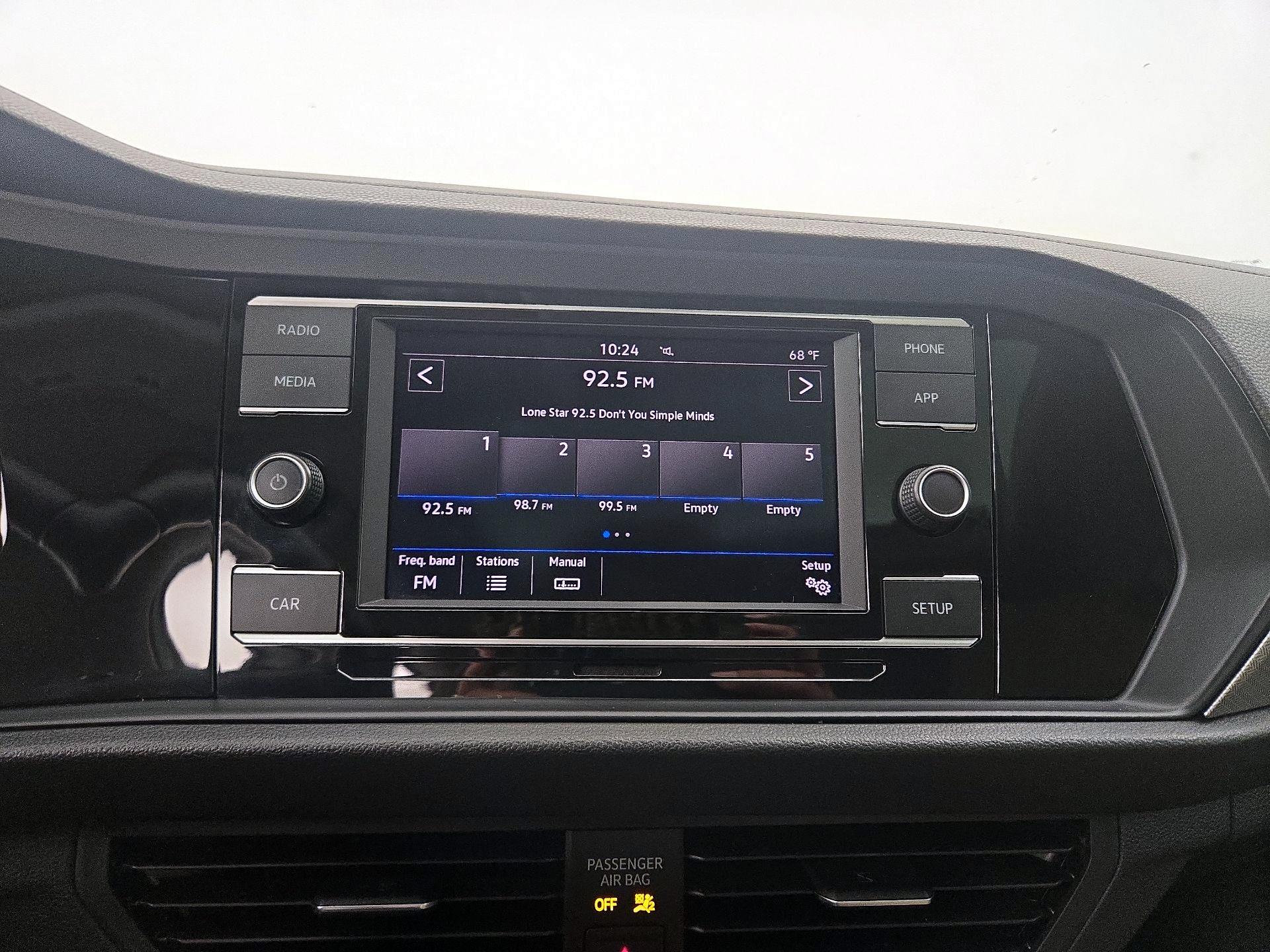 Thumbnail: 2019 Volkswagen Jetta - 15