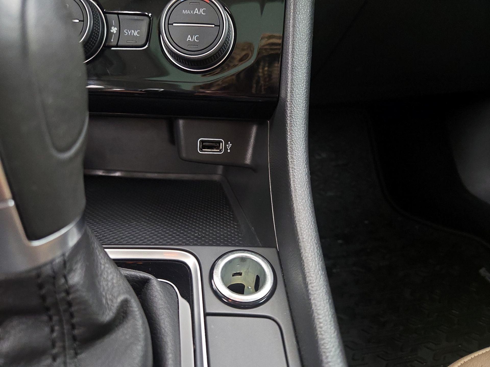 Thumbnail: 2019 Volkswagen Jetta - 18