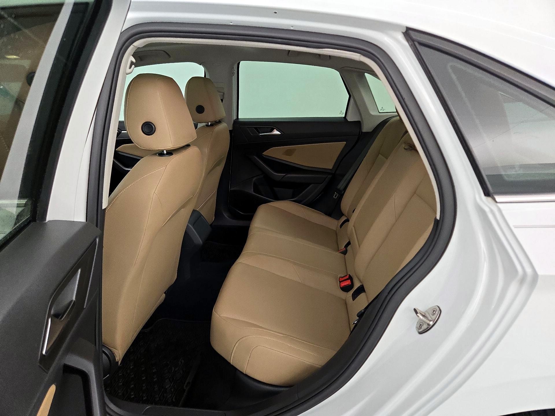 Thumbnail: 2019 Volkswagen Jetta - 20