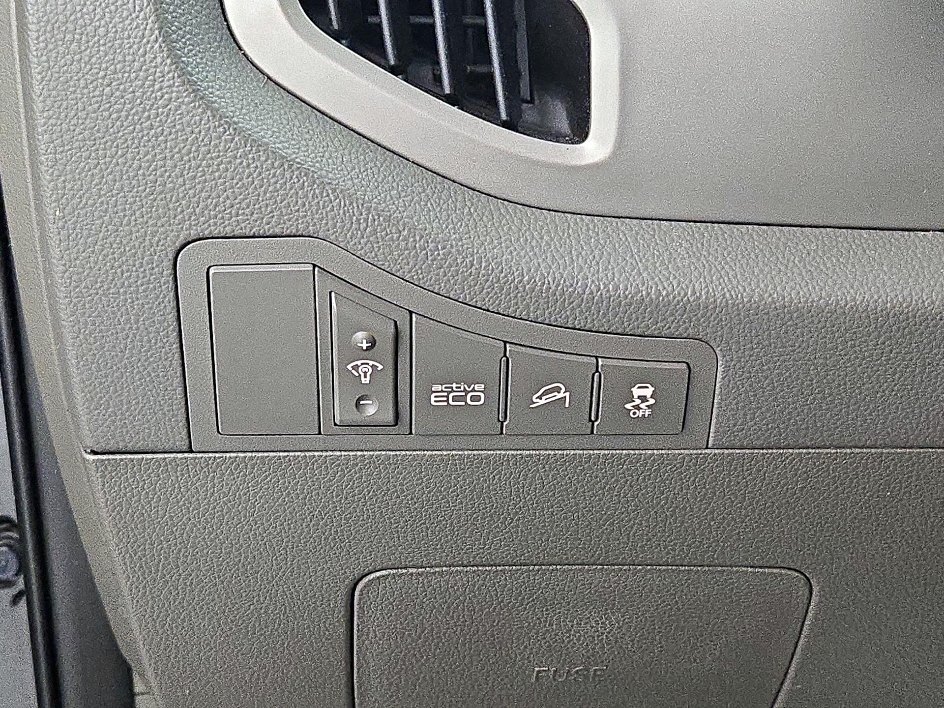 Thumbnail: 2016 Kia Sportage - 13