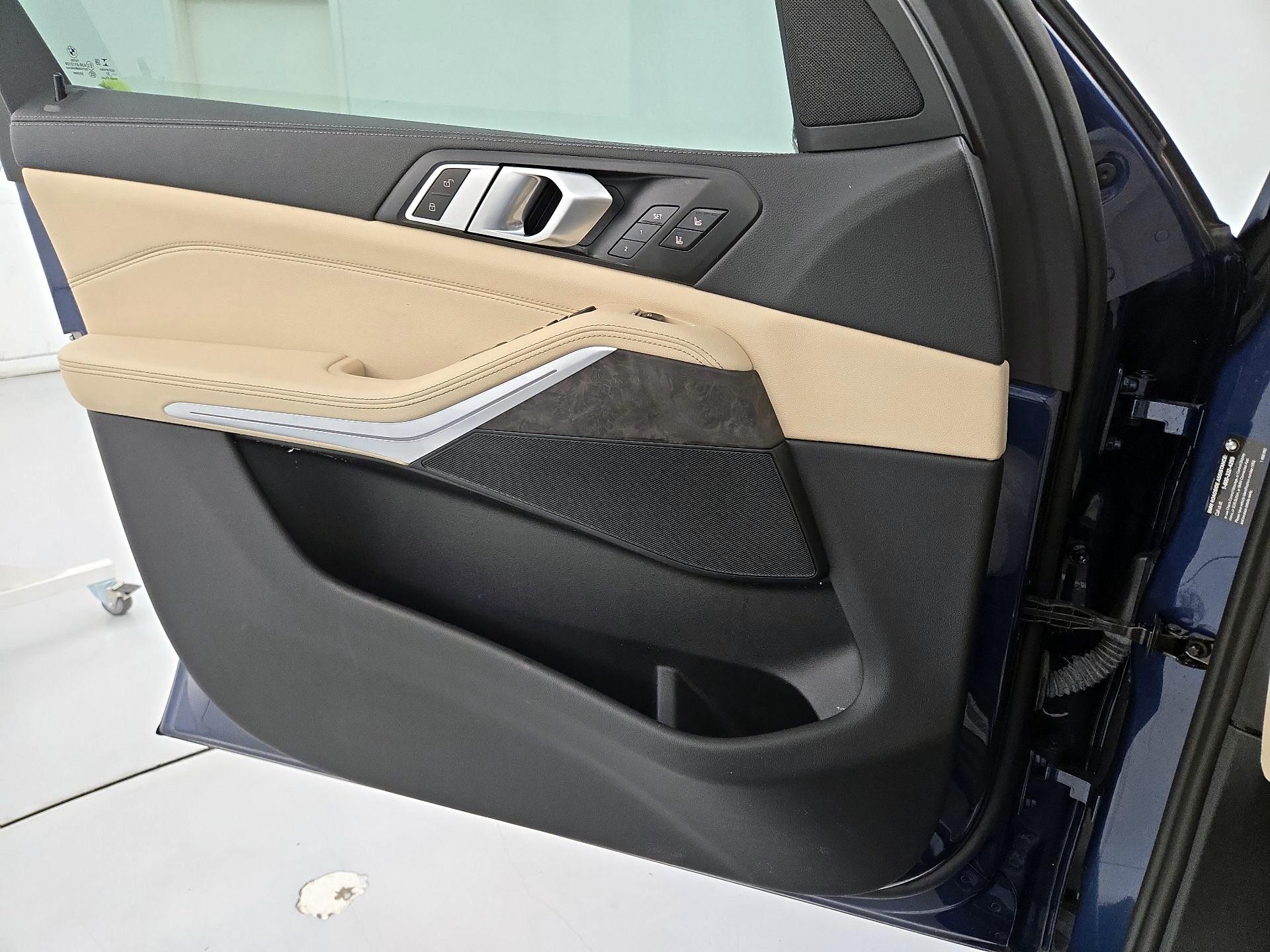 Thumbnail: 2022 BMW X5 - 12