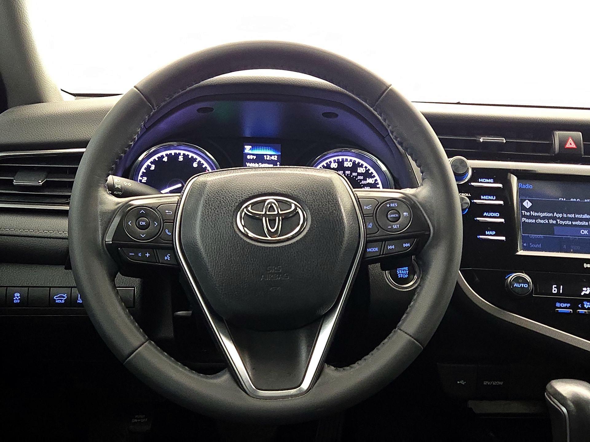 Thumbnail: 2020 Toyota Camry - 10