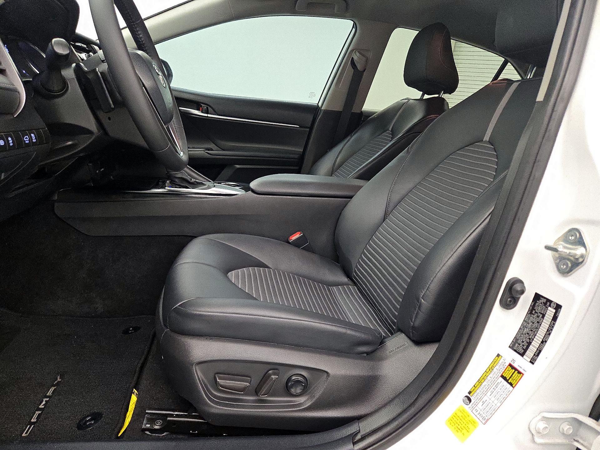 Thumbnail: 2020 Toyota Camry - 11