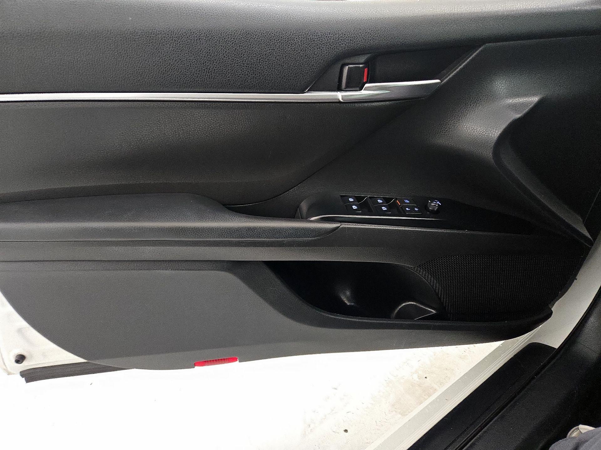 Thumbnail: 2020 Toyota Camry - 12