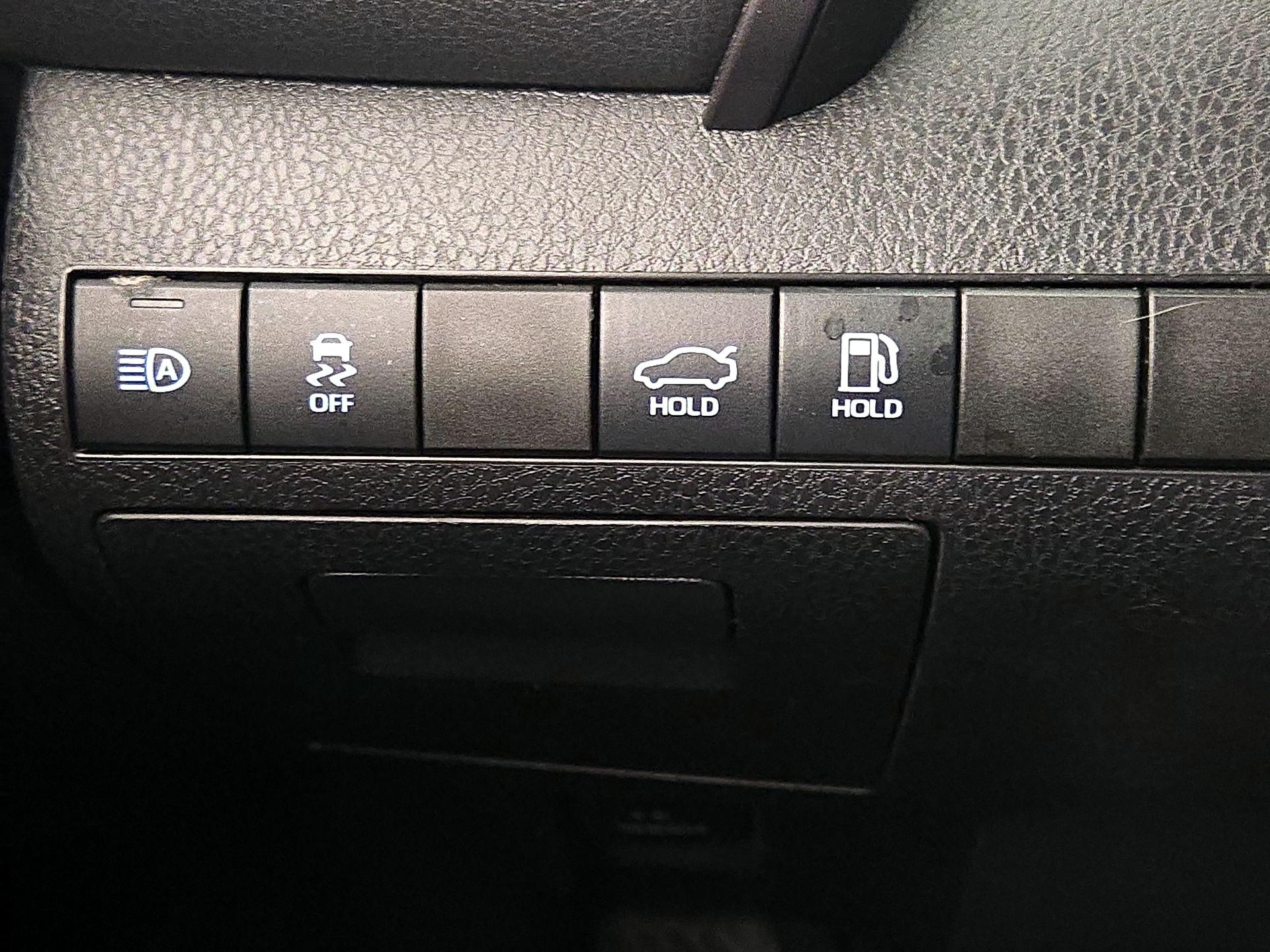 Thumbnail: 2020 Toyota Camry - 13