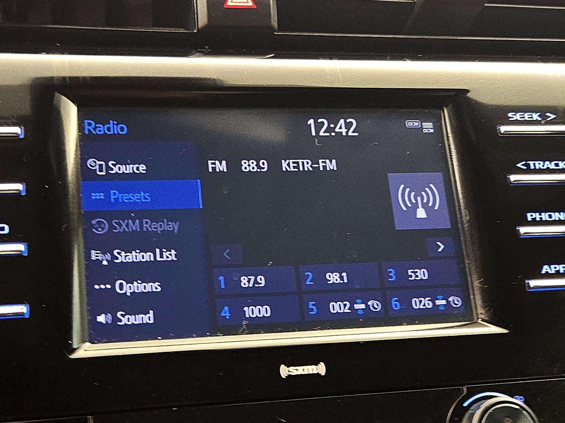 Thumbnail: 2020 Toyota Camry - 15