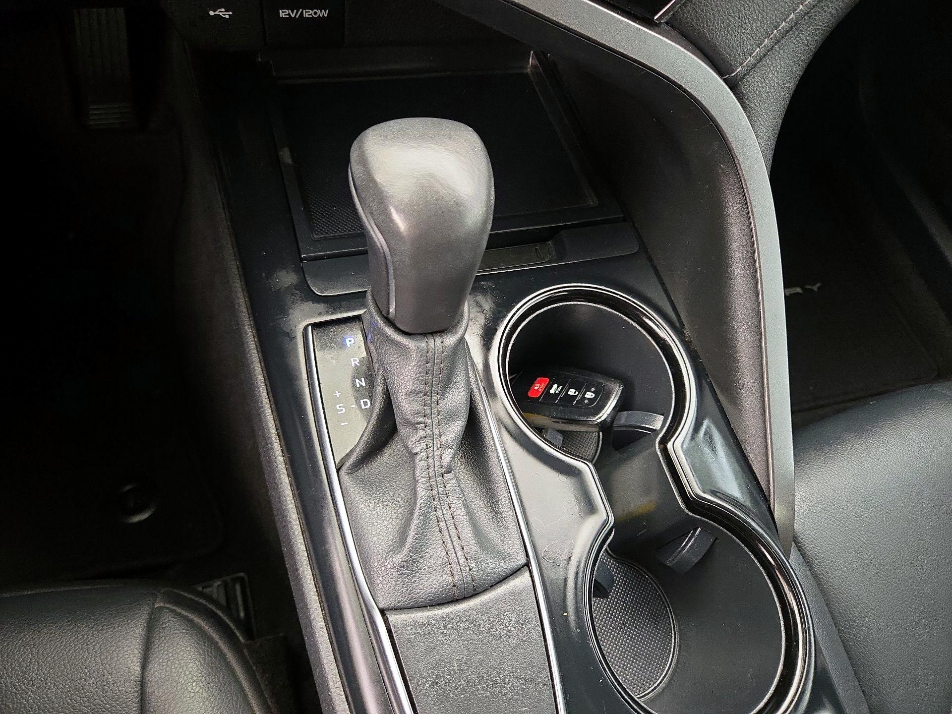 Thumbnail: 2020 Toyota Camry - 17