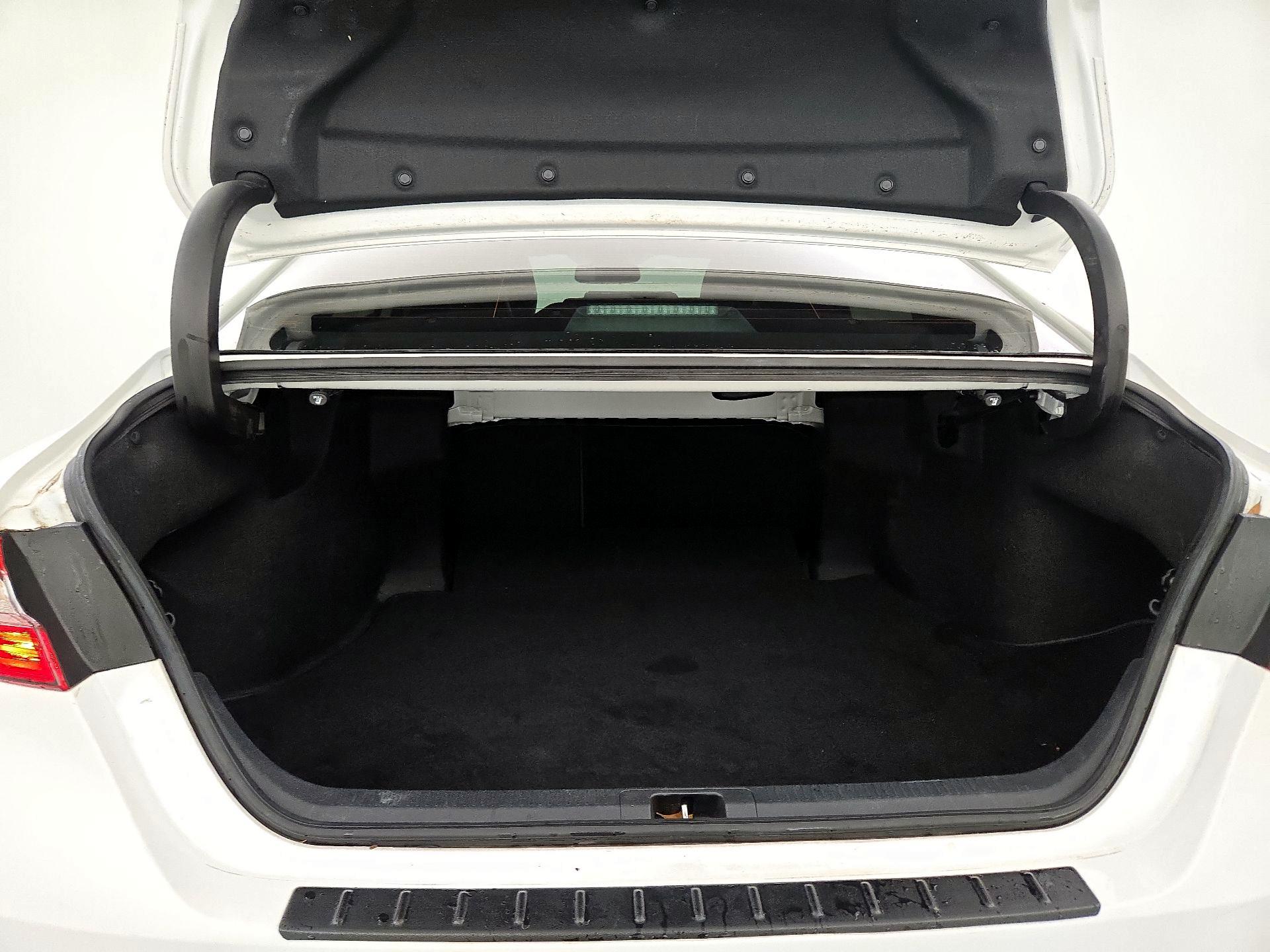 Thumbnail: 2020 Toyota Camry - 20