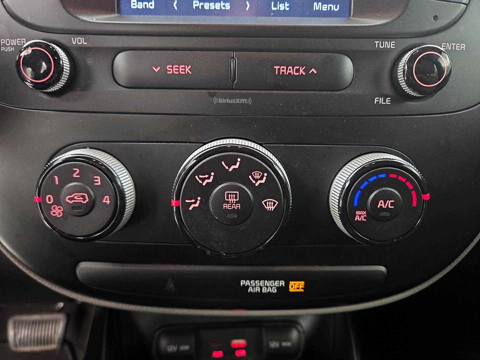 Thumbnail: 2019 Kia Soul - 16