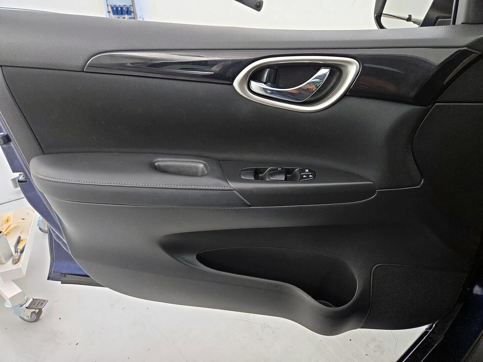 Thumbnail: 2019 Nissan Sentra - 12