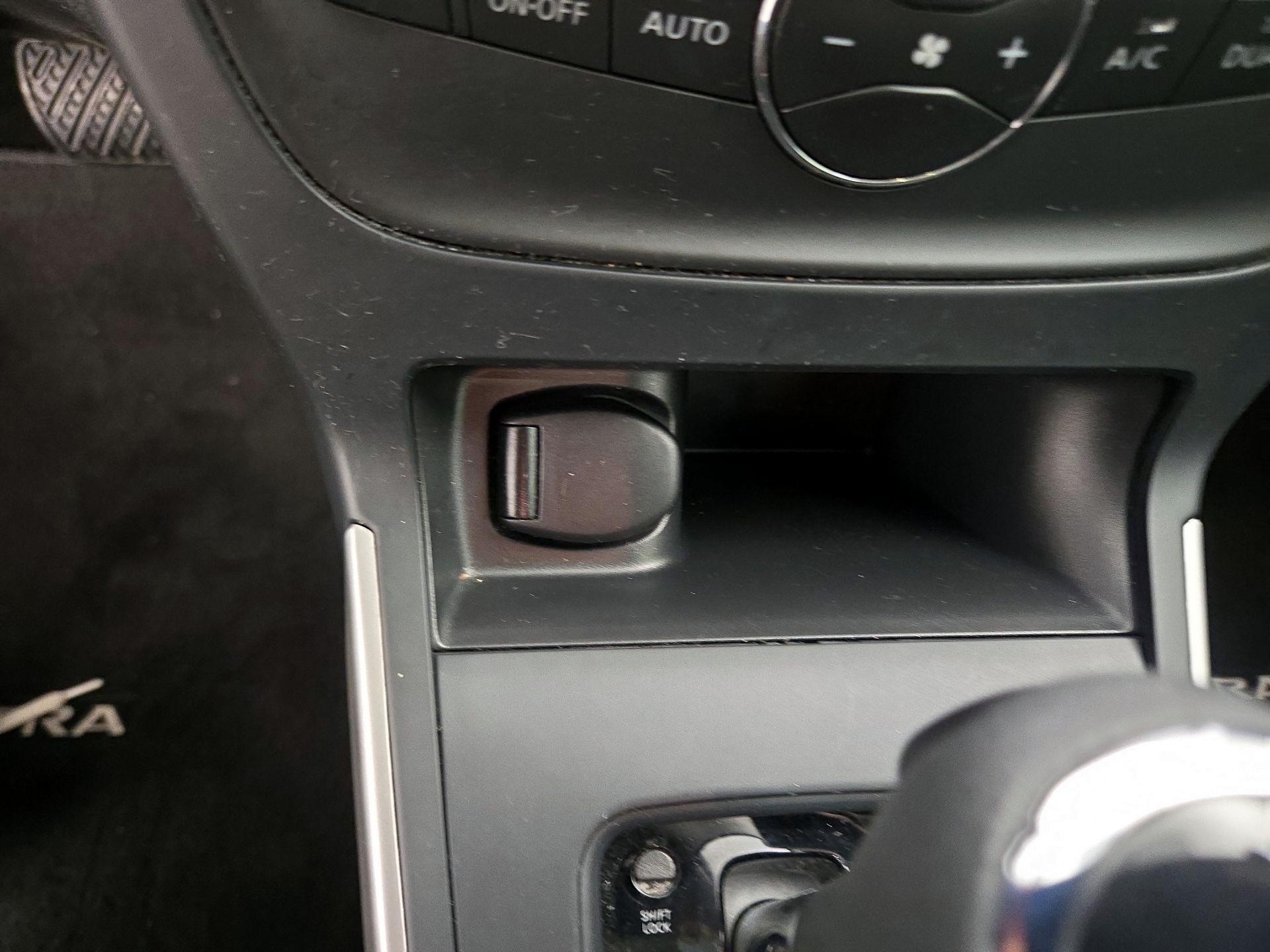 Thumbnail: 2019 Nissan Sentra - 18