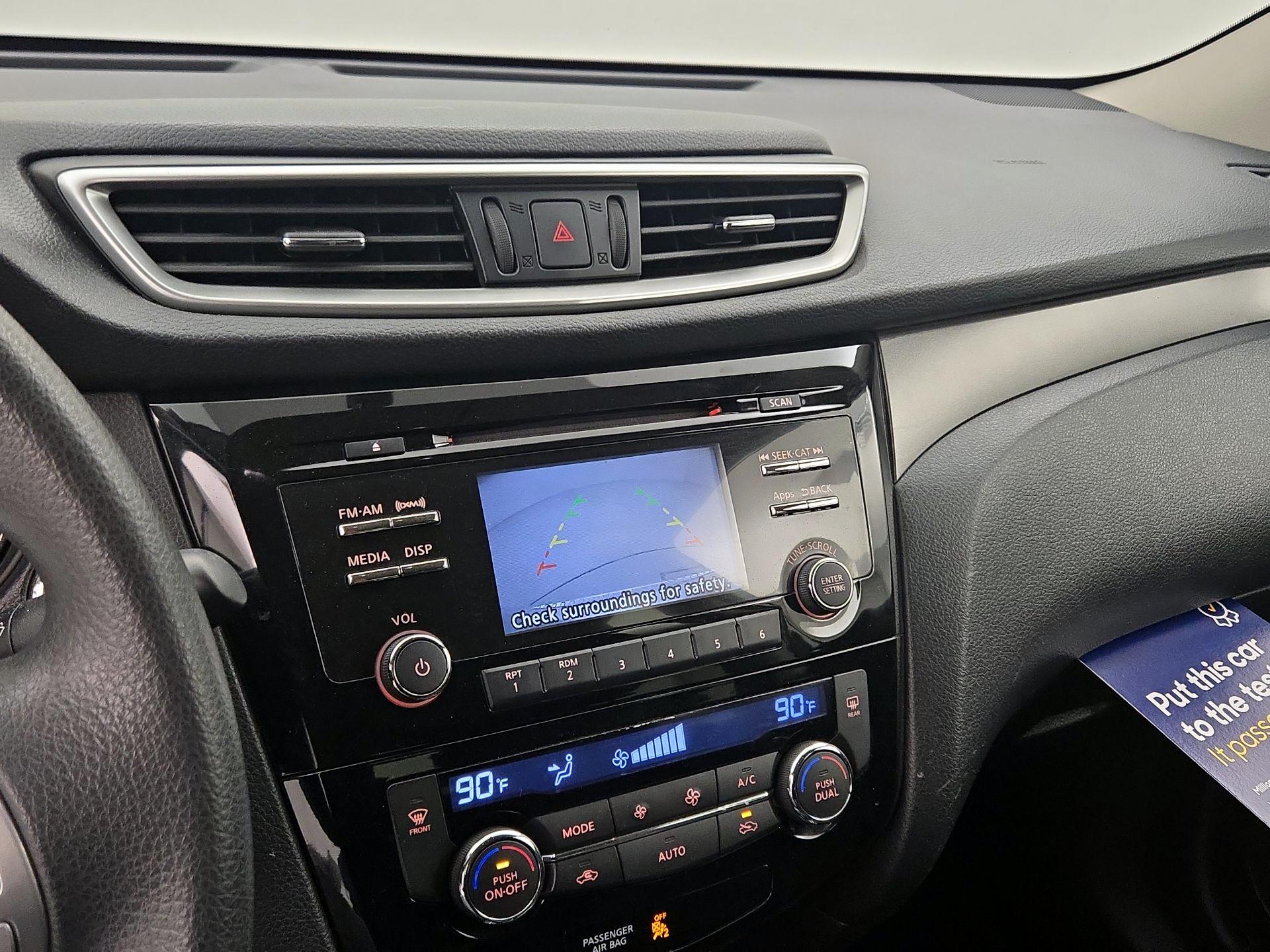 Thumbnail: 2015 Nissan Rogue - 14