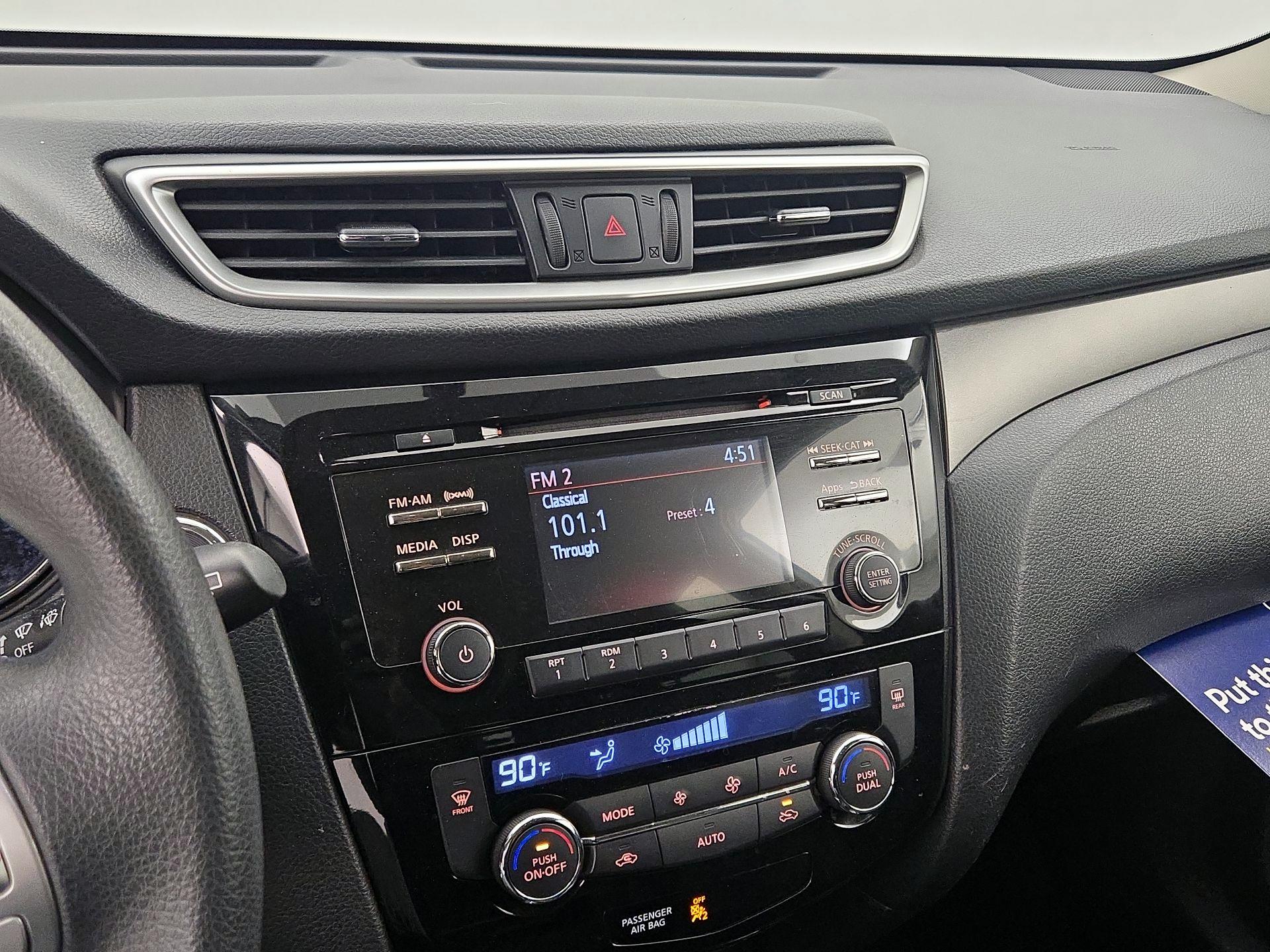 Thumbnail: 2015 Nissan Rogue - 15