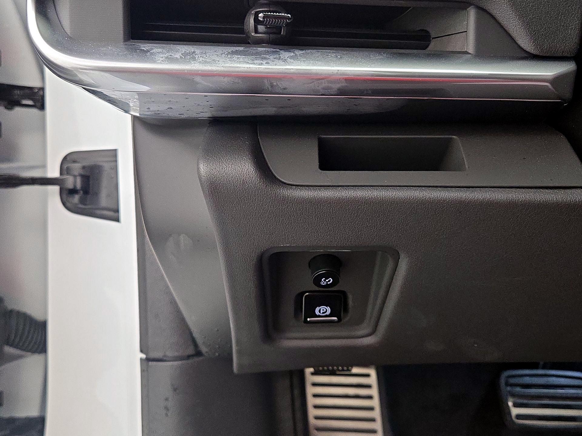 Thumbnail: 2025 Chevrolet Corvette - 13