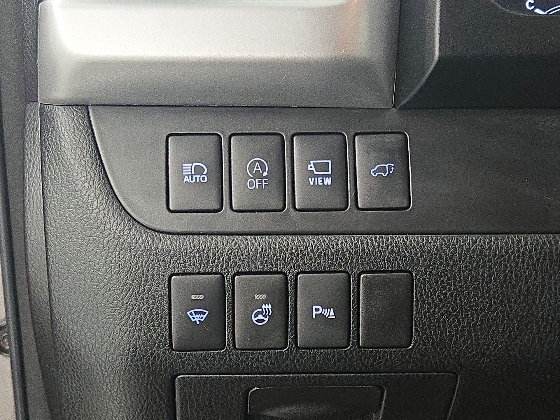 Thumbnail: 2018 Toyota Highlander - 13