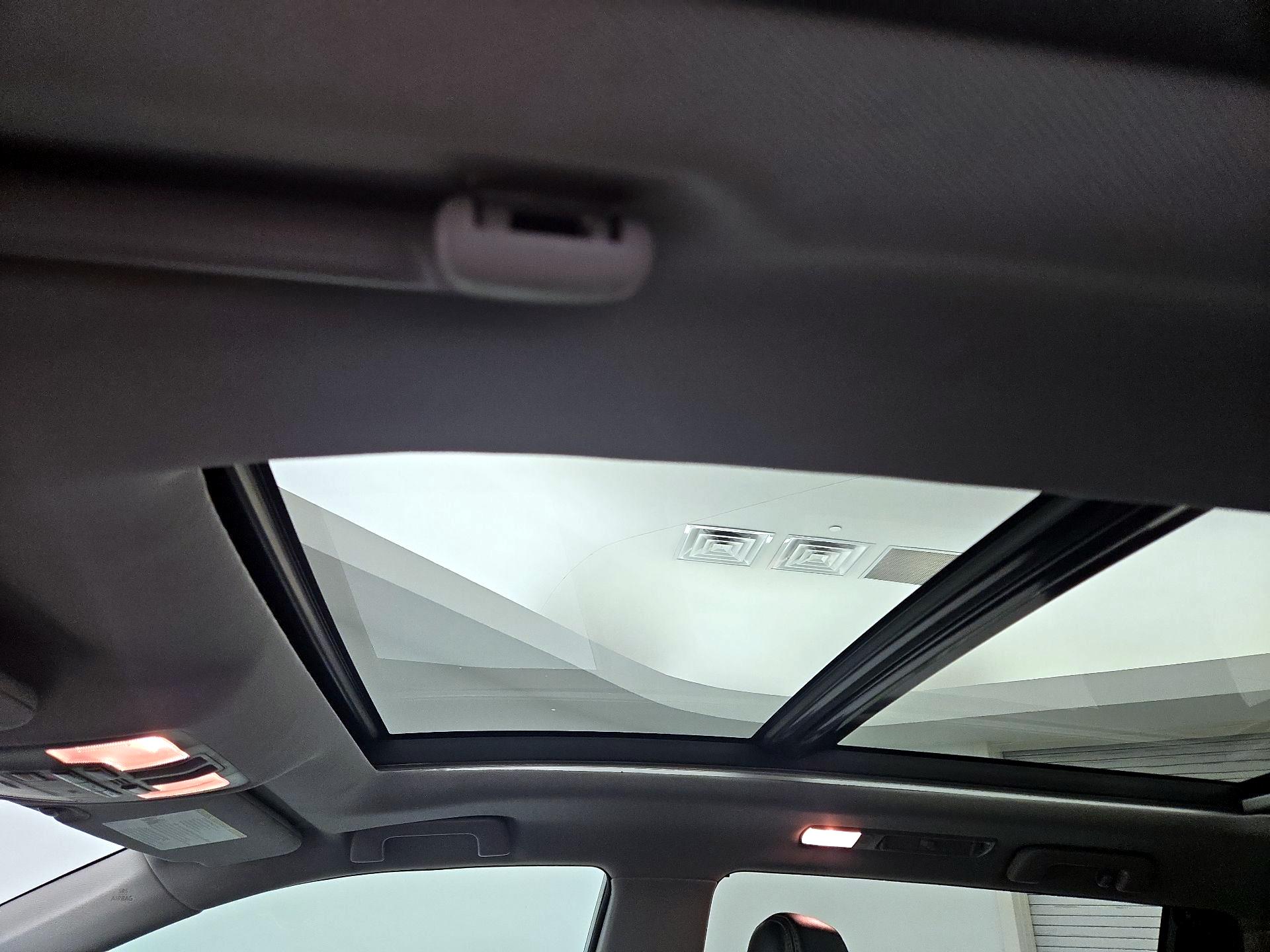 Thumbnail: 2018 Toyota Highlander - 19