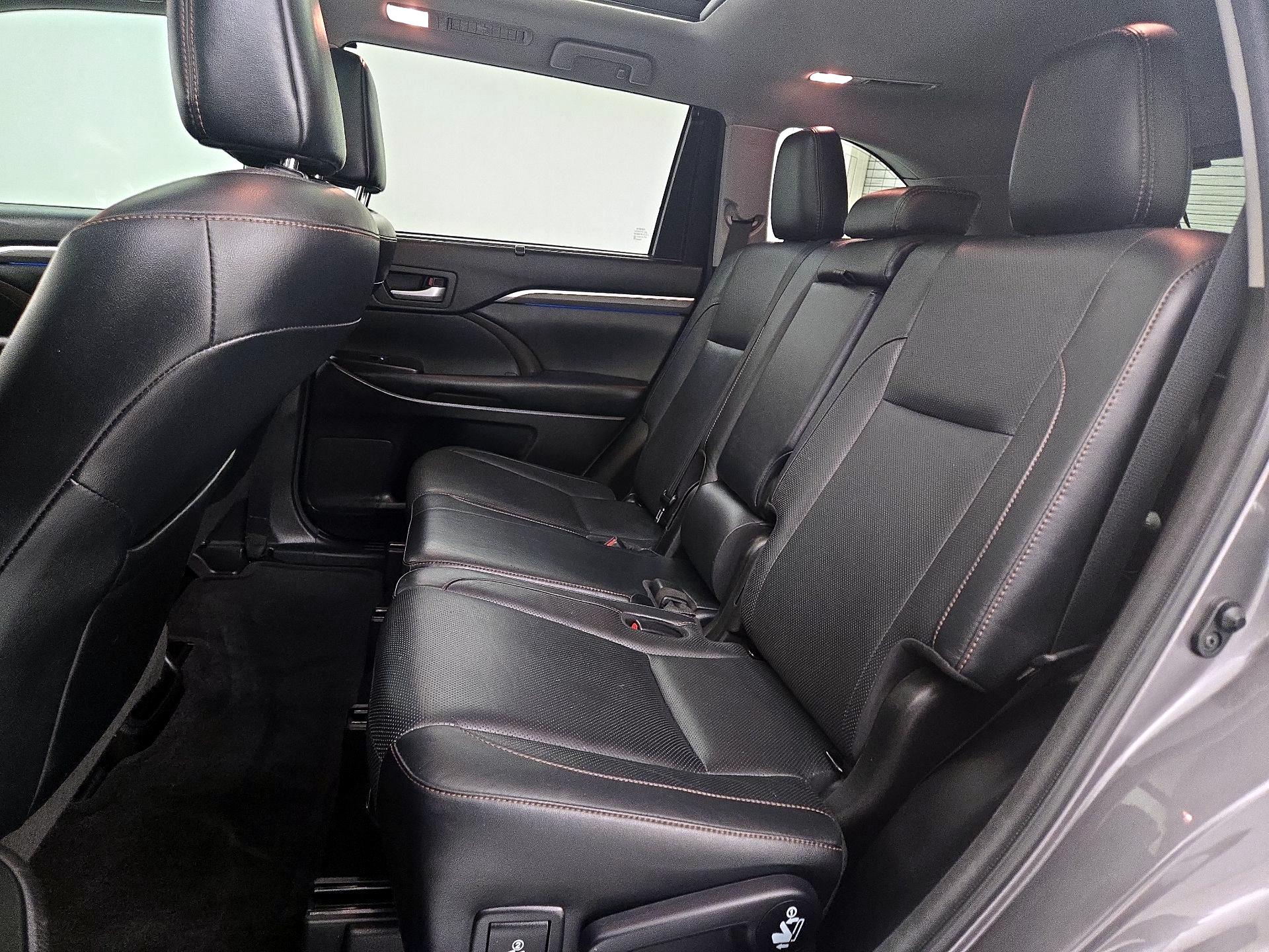 Thumbnail: 2018 Toyota Highlander - 20