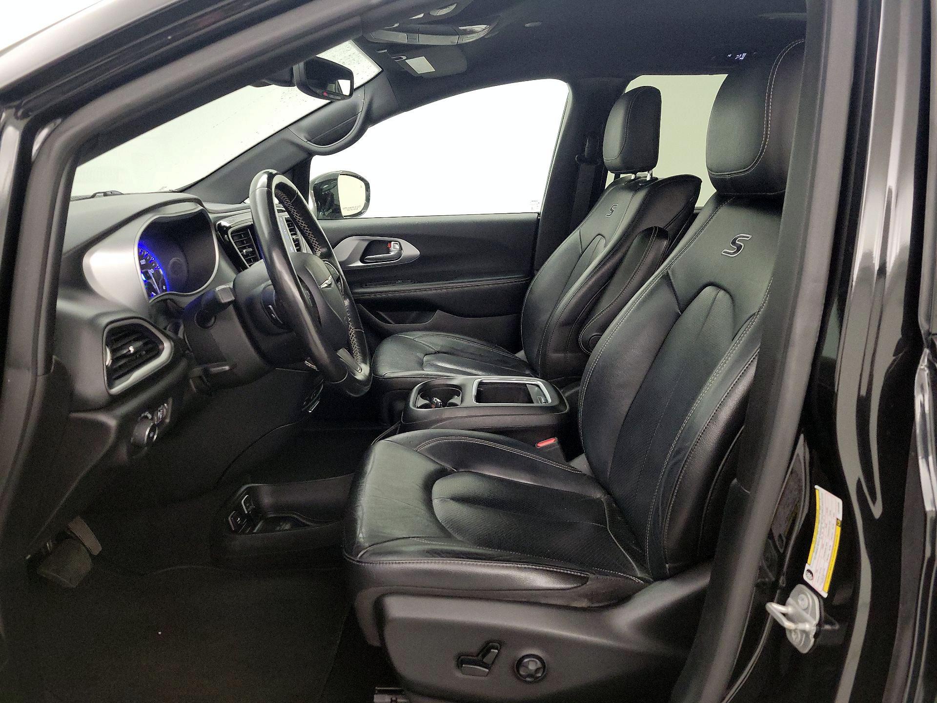 Thumbnail: 2020 Chrysler Pacifica - 11