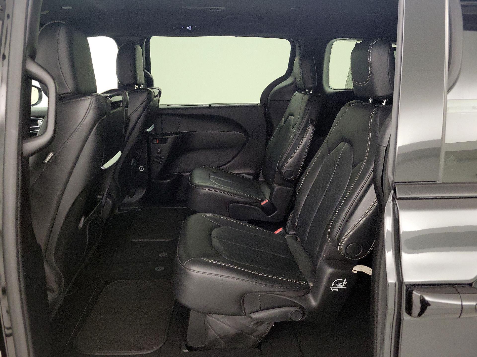 Thumbnail: 2020 Chrysler Pacifica - 18