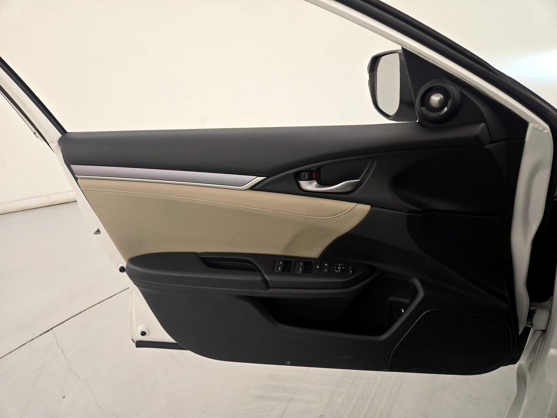 Thumbnail: 2017 Honda Civic - 12