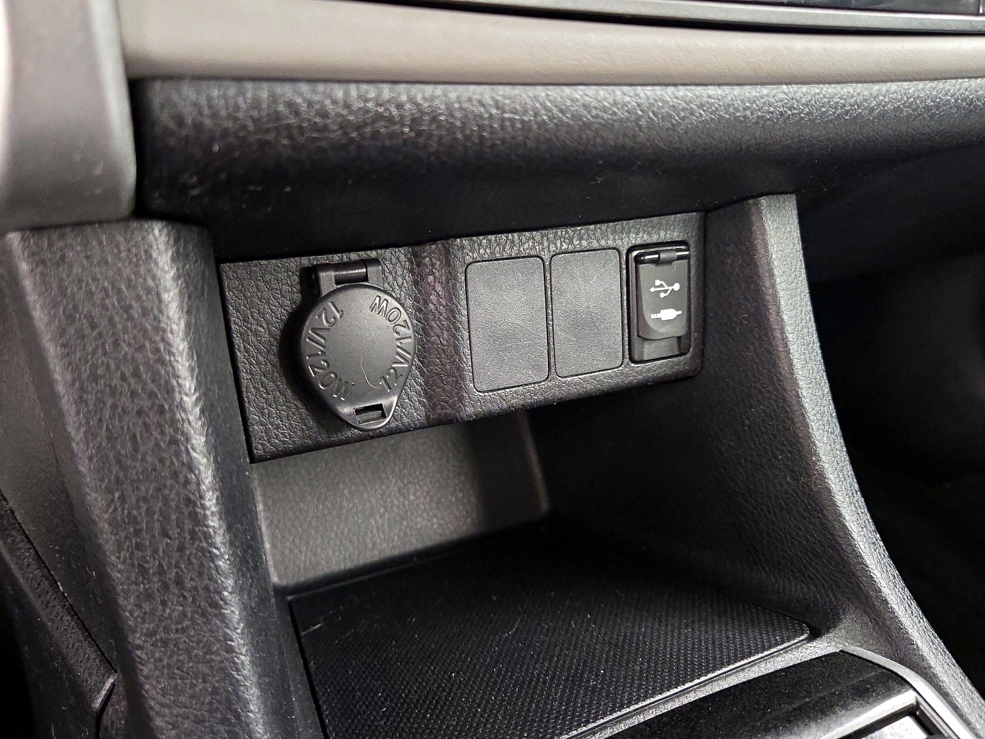 Thumbnail: 2019 Toyota Corolla - 18