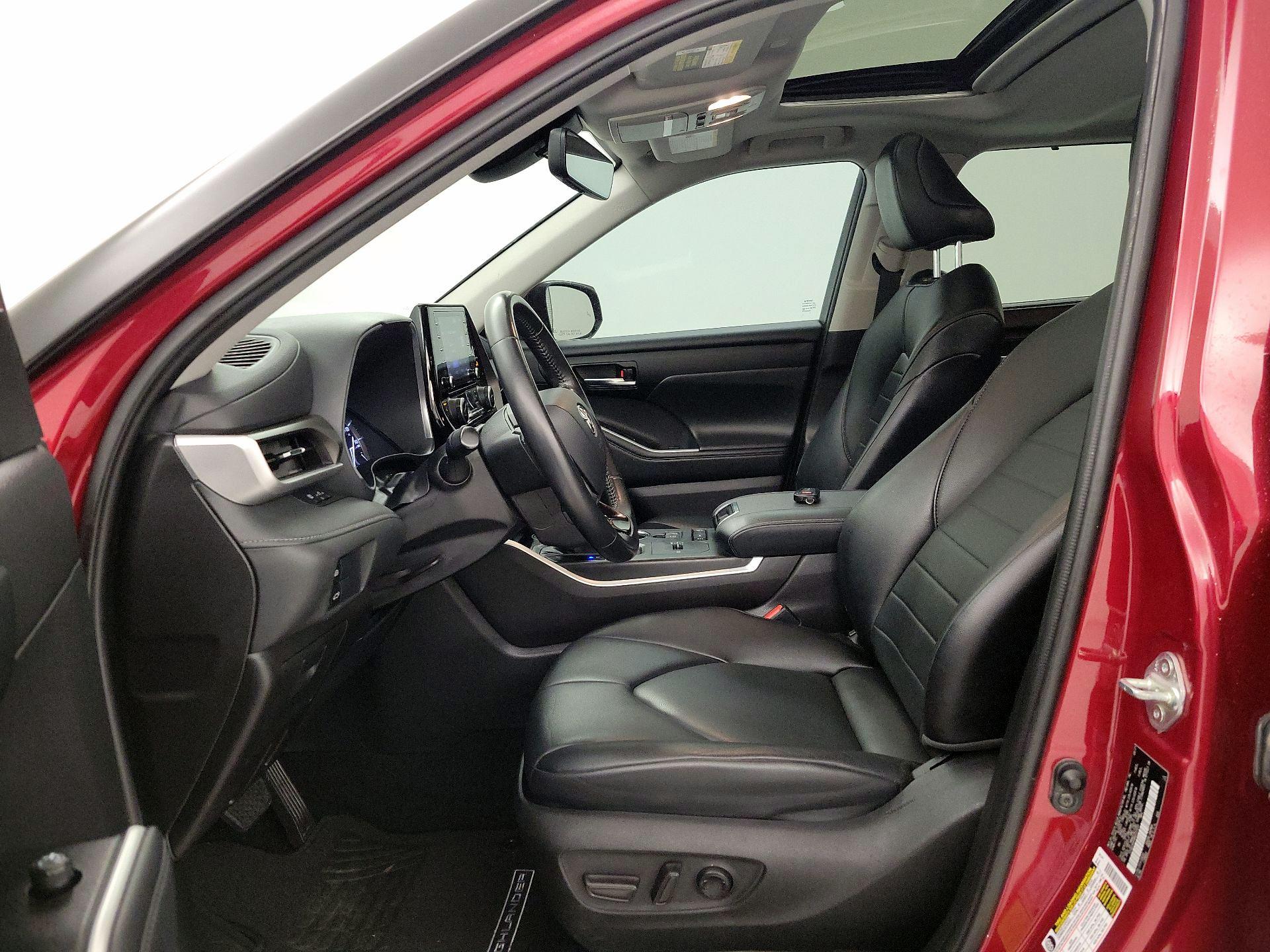 Thumbnail: 2021 Toyota Highlander - 11